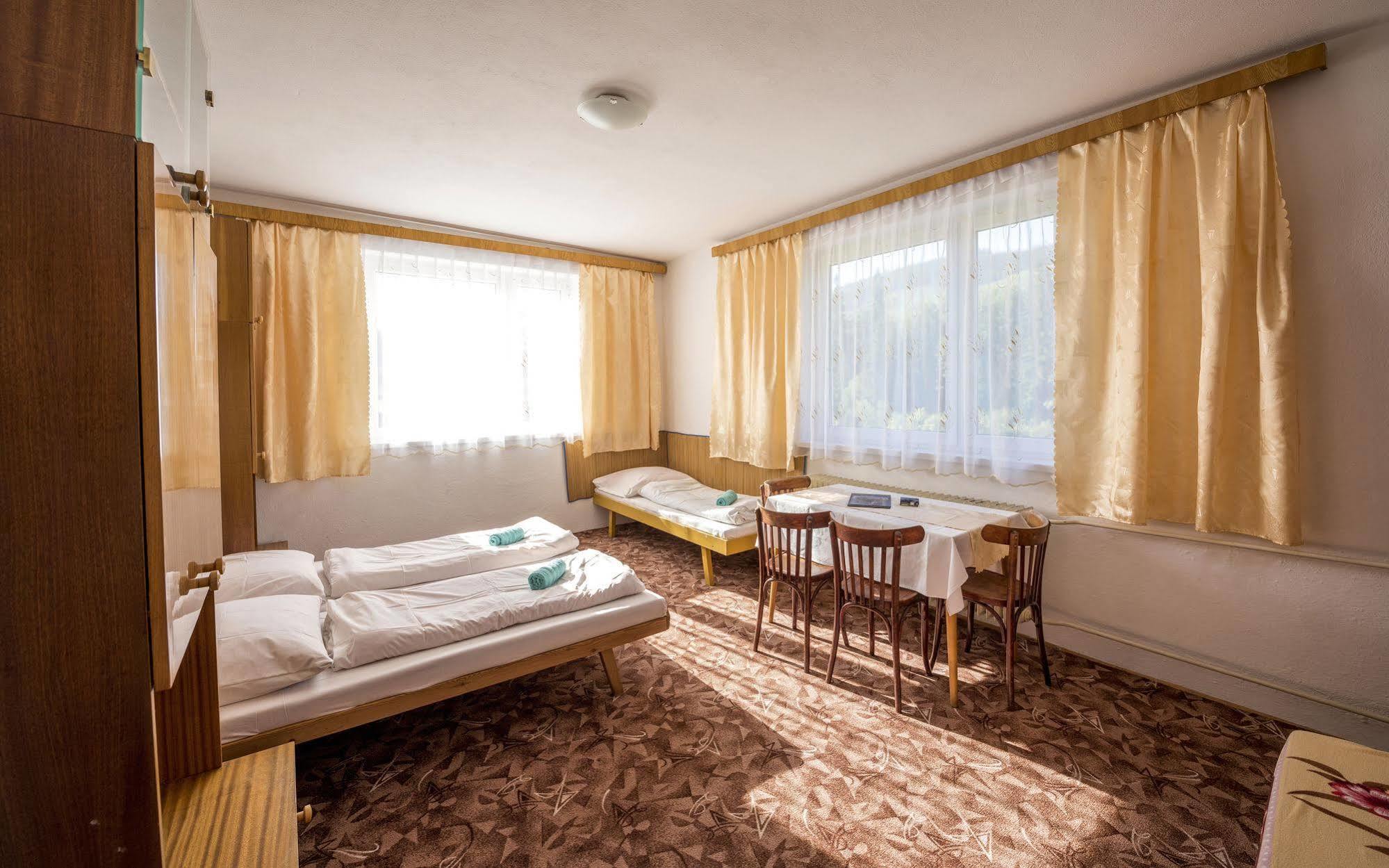 Guesthouse Cyprian Ždiar Eksteriør billede